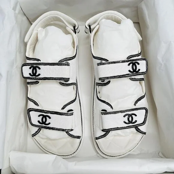 Chanel Dad Sandals NIB White Black Leather CC Logo Flats Strappy Sandals - Picture 1 of 9